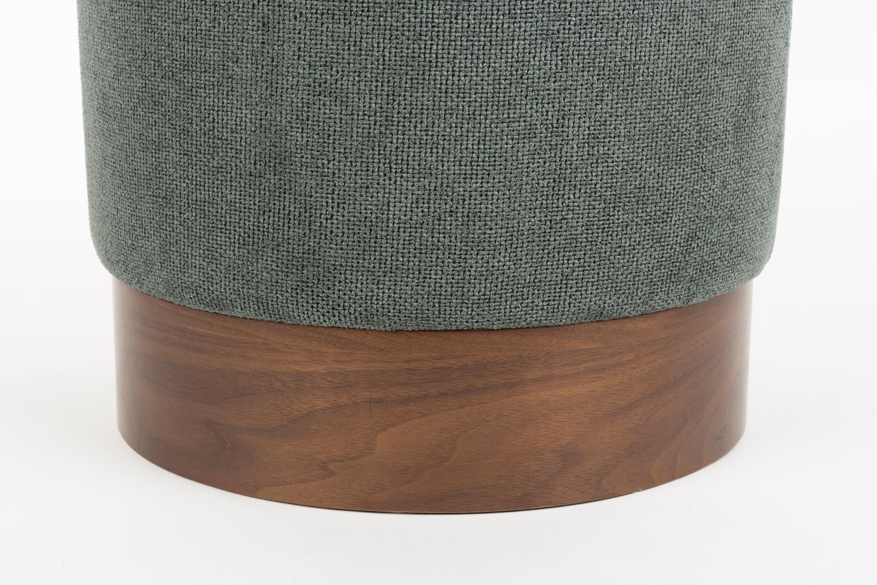 Stuhl Bellevue in Grün präsentiert im Onlineshop von KAQTU Design AG. Hocker ist von Dutchbone