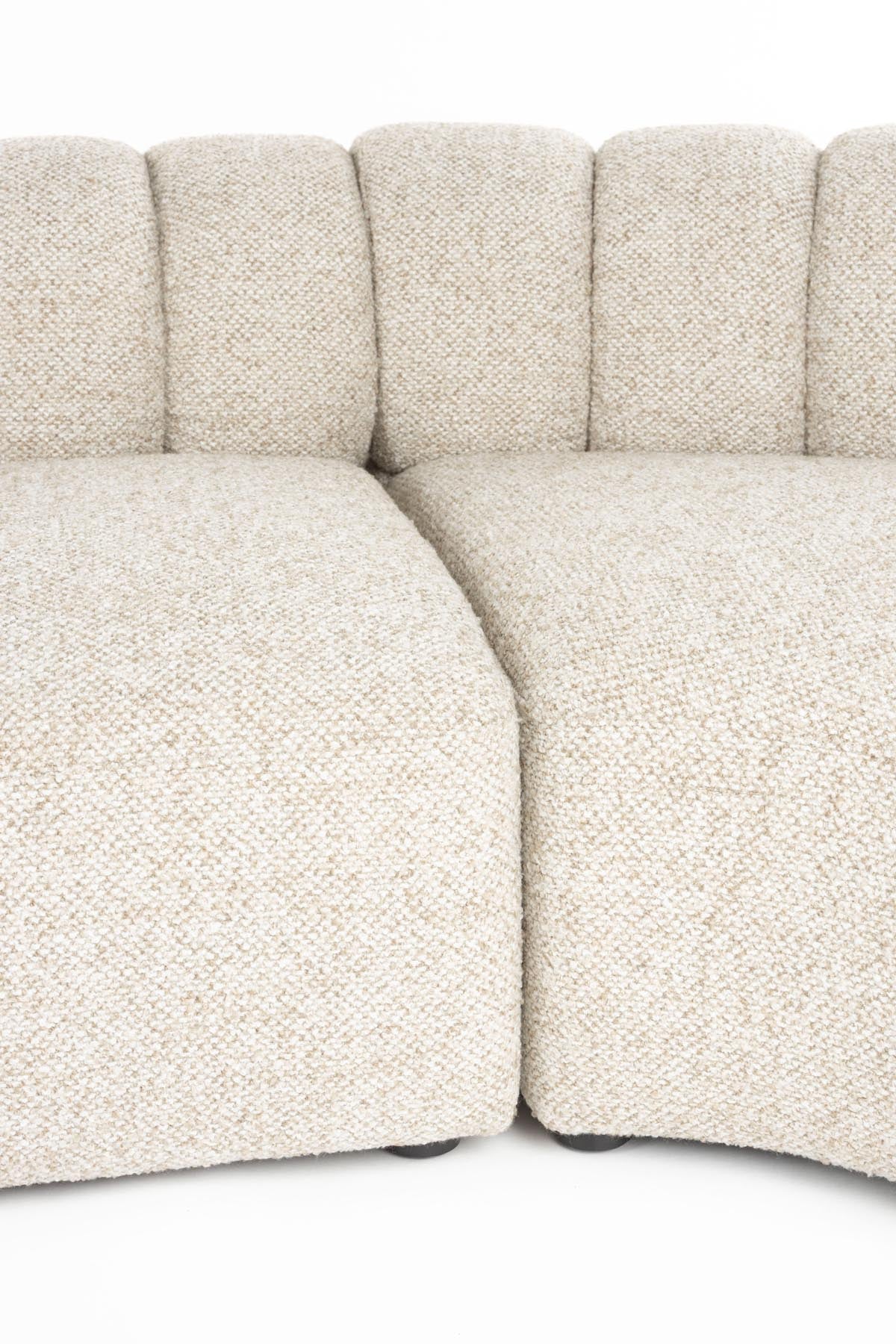 Sofa Duvane 7-Sitzer in Beige präsentiert im Onlineshop von KAQTU Design AG. Ecksofa ist von Dutchbone