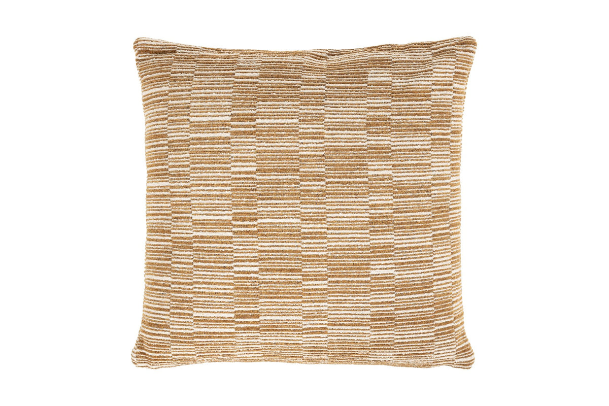 Quadratisches Dekokissen in Ochre Yellow mit grafischem Streifenmuster, Bezug aus Nylon und Polyester, Baumwollfüllung, Grösse 40x40cm.
