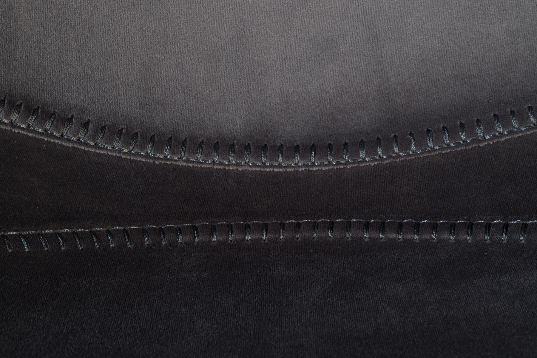 Stuhl Franky Velvet in Grau präsentiert im Onlineshop von KAQTU Design AG. Stuhl ist von Dutchbone