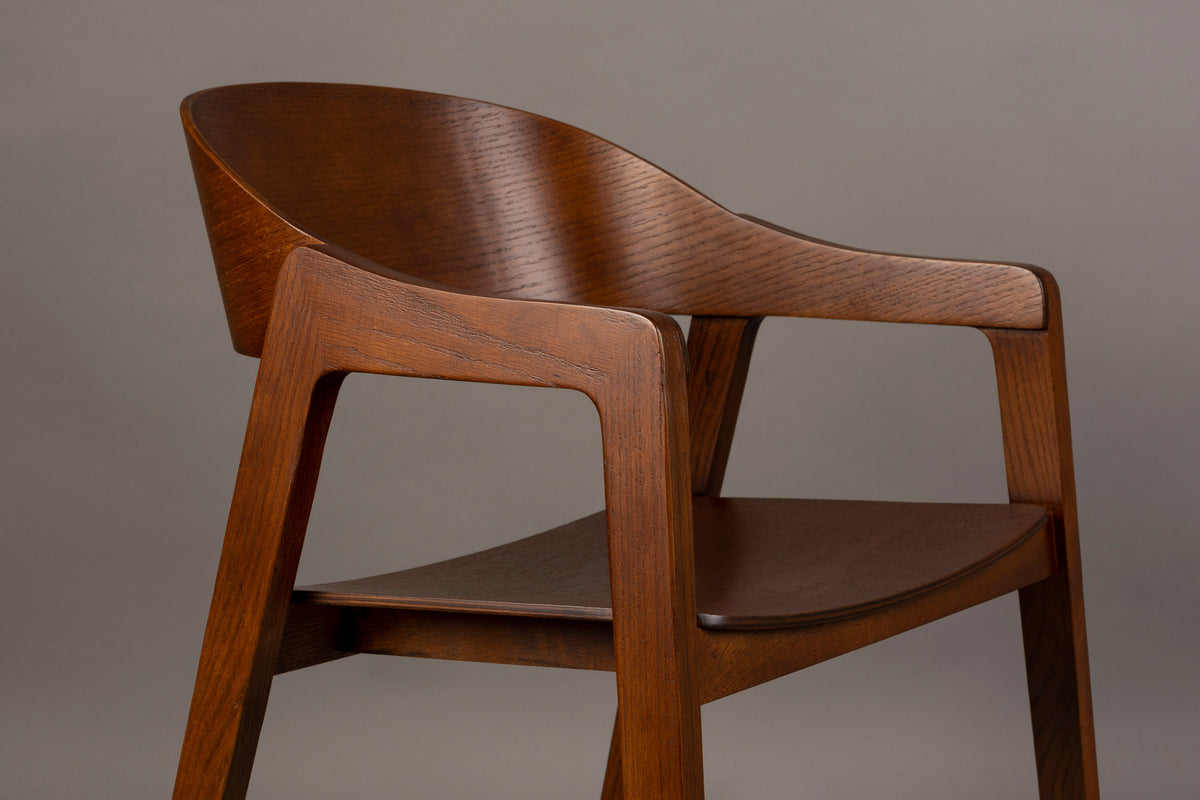 Stuhl Westlake in Walnuss präsentiert im Onlineshop von KAQTU Design AG. Stuhl mit Armlehne ist von Dutchbone