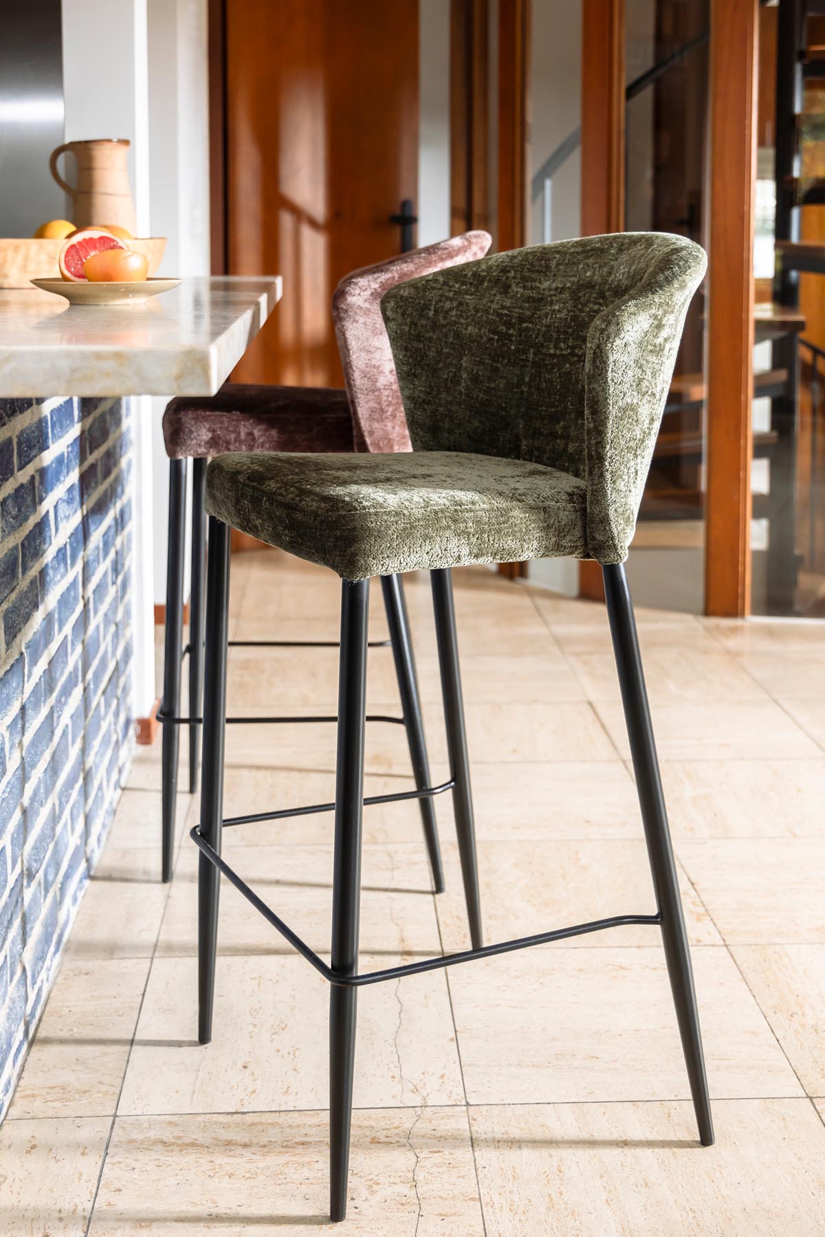 Barhocker Georgia Grün in Grün präsentiert im Onlineshop von KAQTU Design AG. Barstuhl ist von Dutchbone