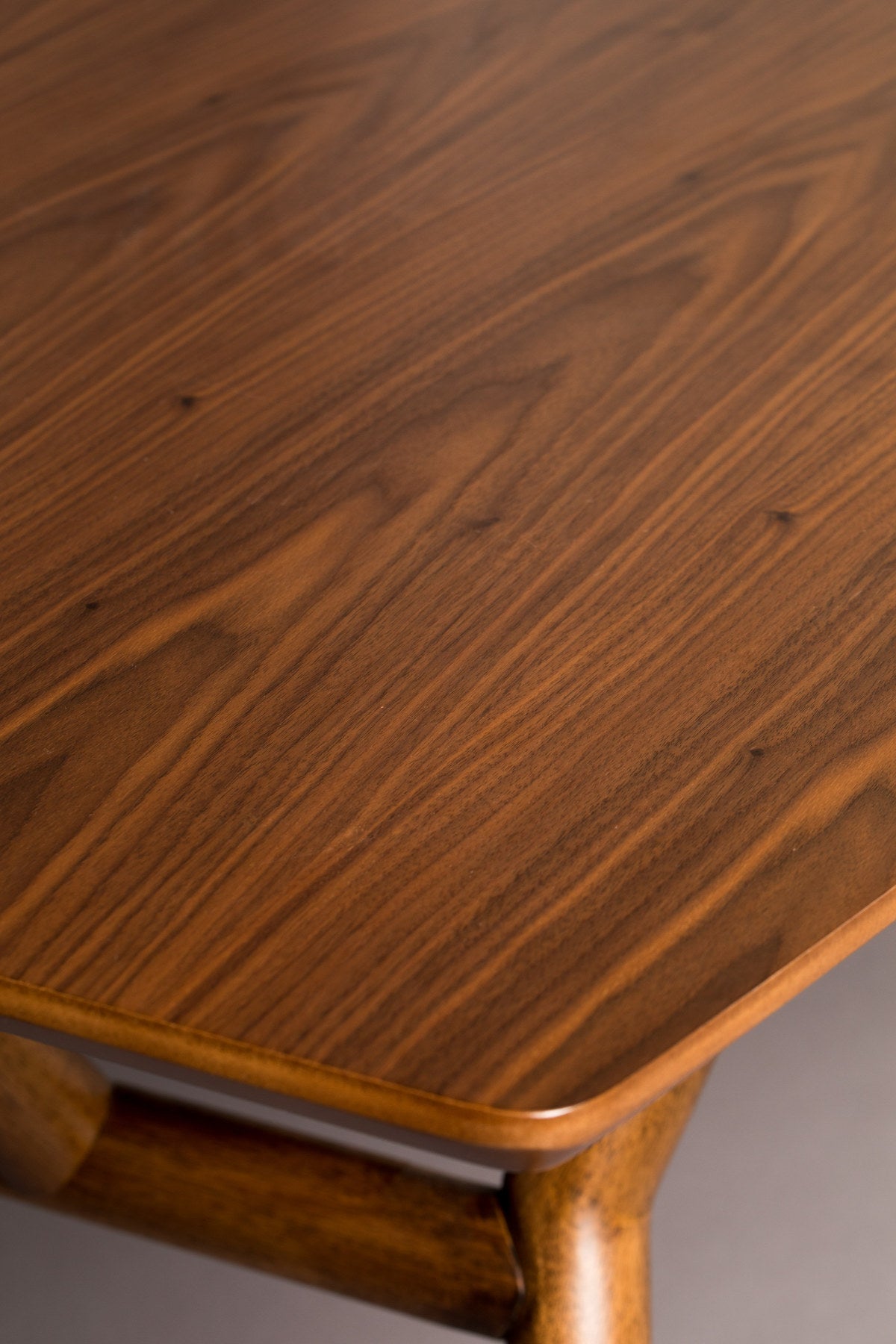 Tisch Malaya in Braun präsentiert im Onlineshop von KAQTU Design AG. Esstisch ist von Dutchbone