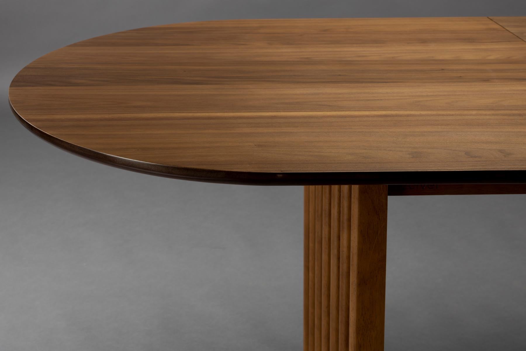 Tisch Barlet in Walnuss präsentiert im Onlineshop von KAQTU Design AG. Esstisch ist von Dutchbone