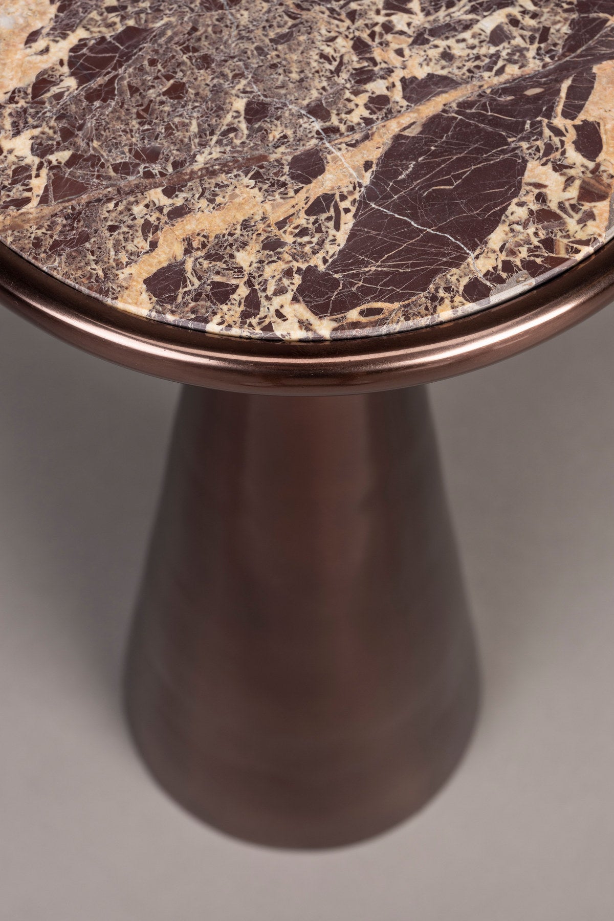Beistelltisch Mount S in Schwarzbraun präsentiert im Onlineshop von KAQTU Design AG. Beistelltisch ist von Dutchbone