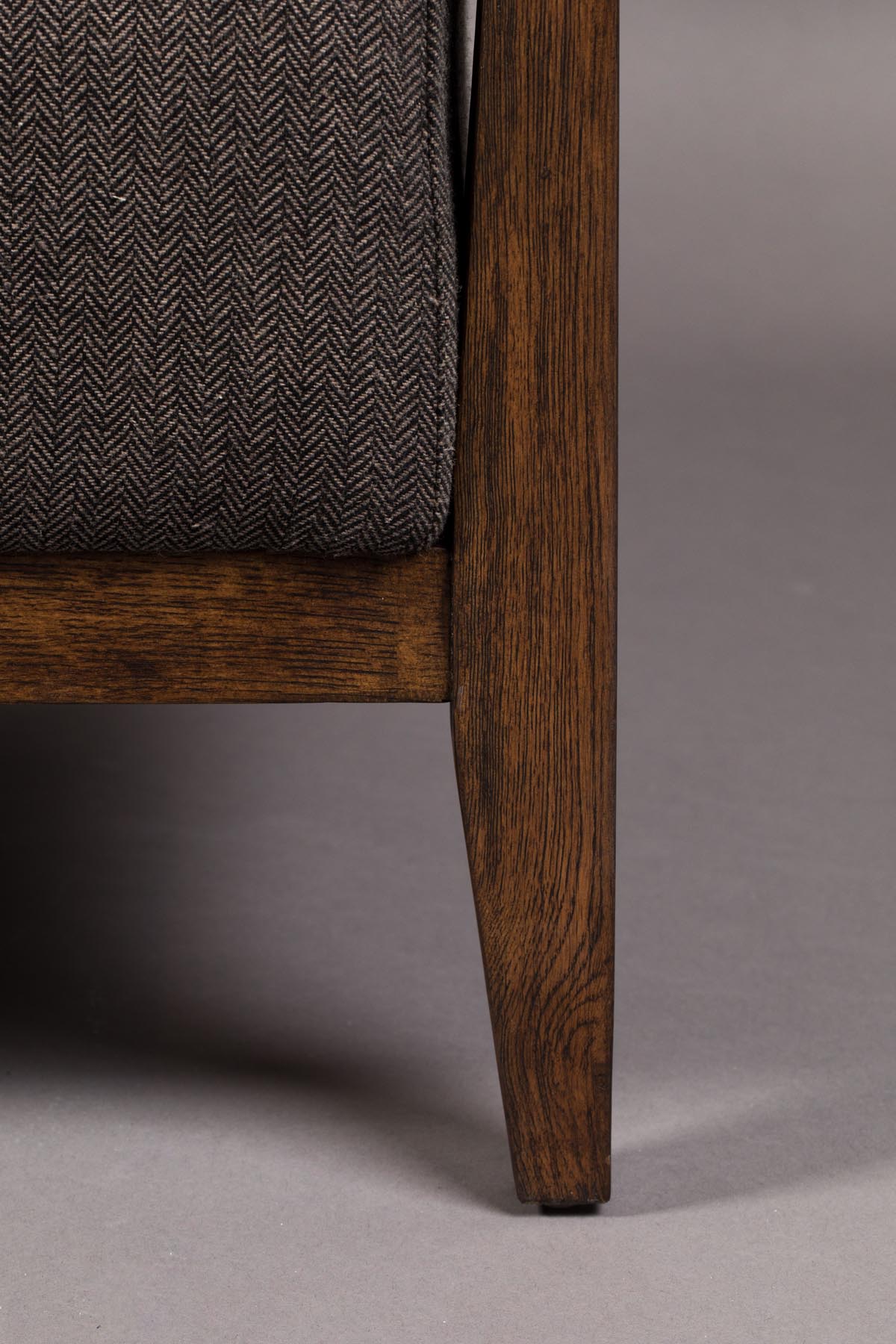 Loungesessel Duran in Grau präsentiert im Onlineshop von KAQTU Design AG. Sessel ist von Dutchbone