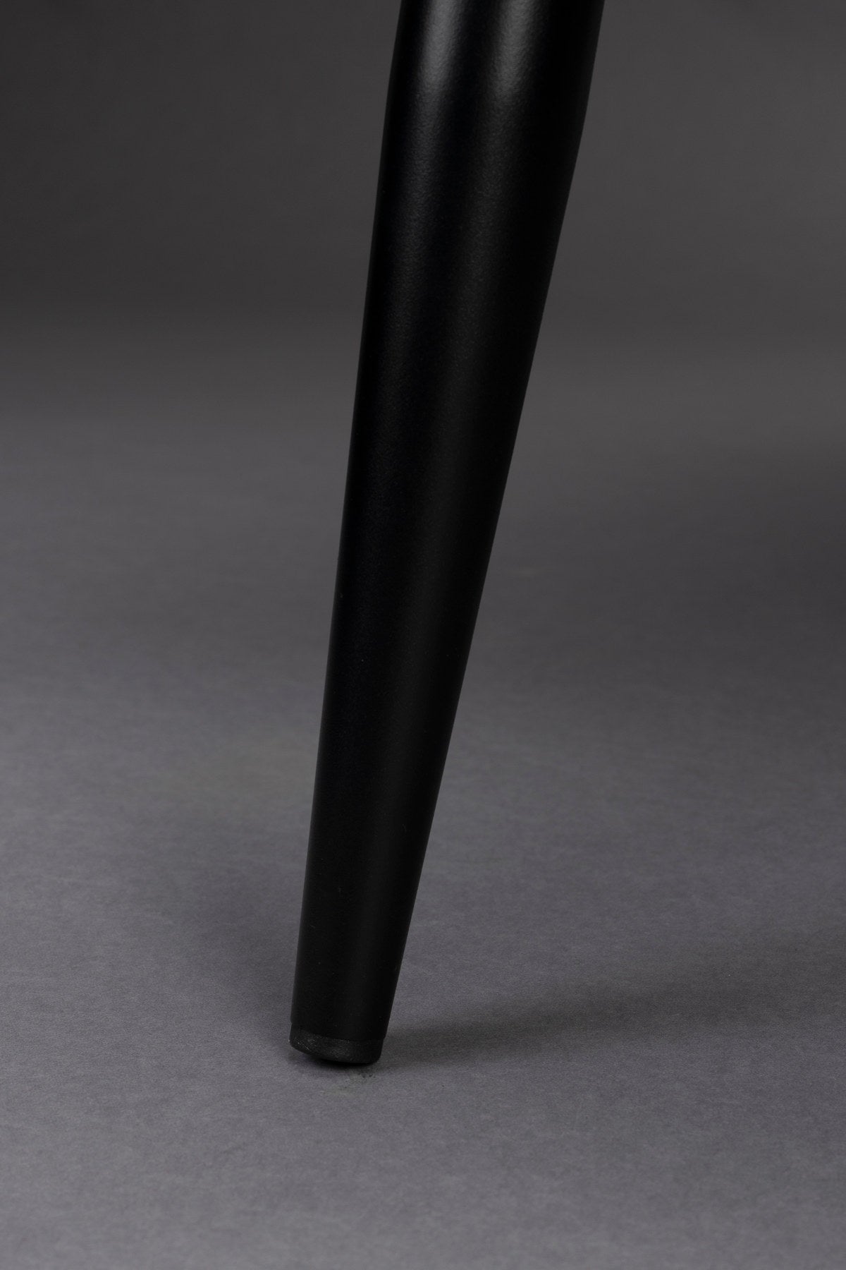 Loungesessel Georgia Grün in Grün präsentiert im Onlineshop von KAQTU Design AG. Sessel mit Armlehnen ist von Dutchbone