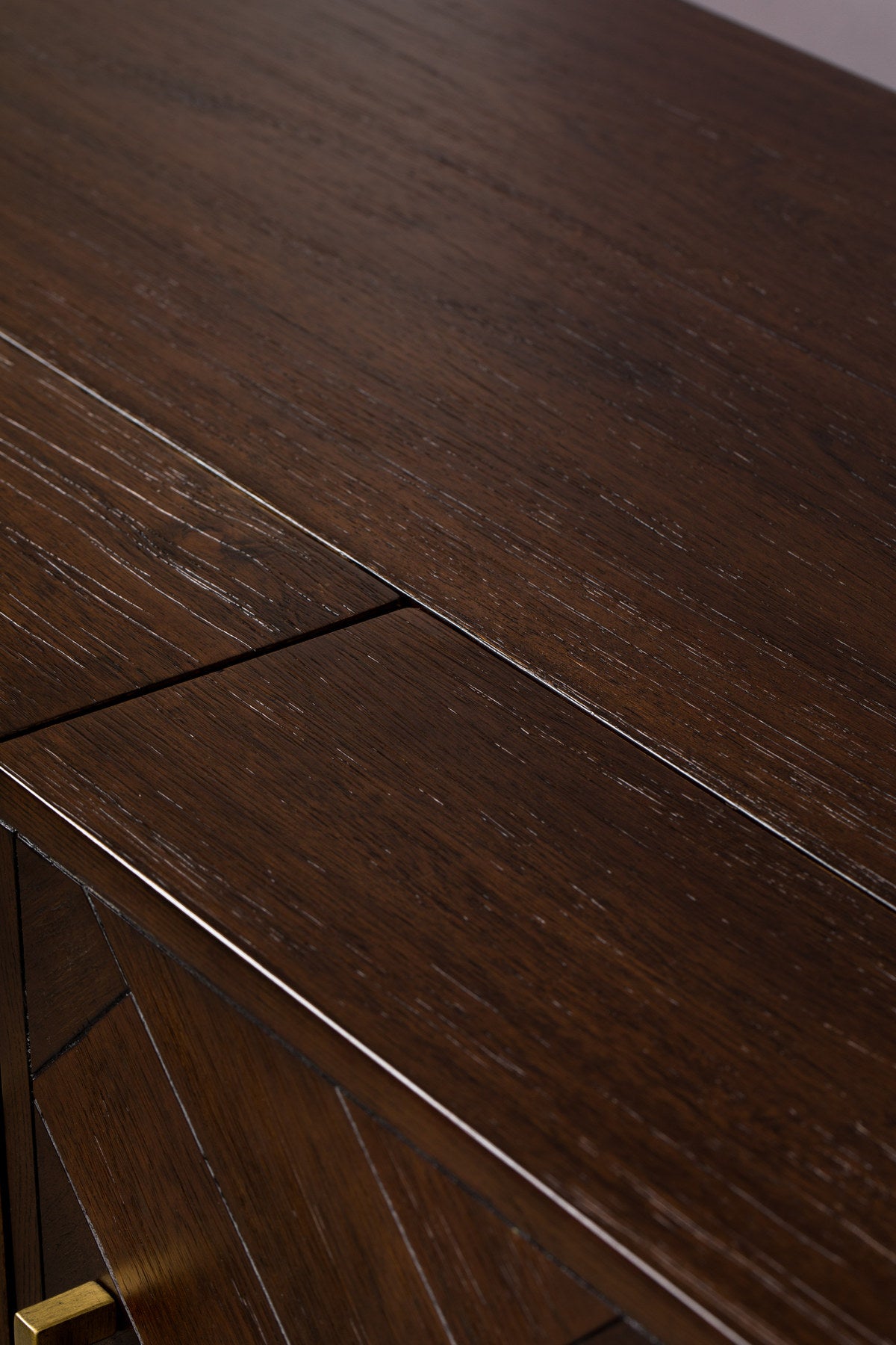 Cabinet Class in Braun präsentiert im Onlineshop von KAQTU Design AG. Cabinet ist von Dutchbone