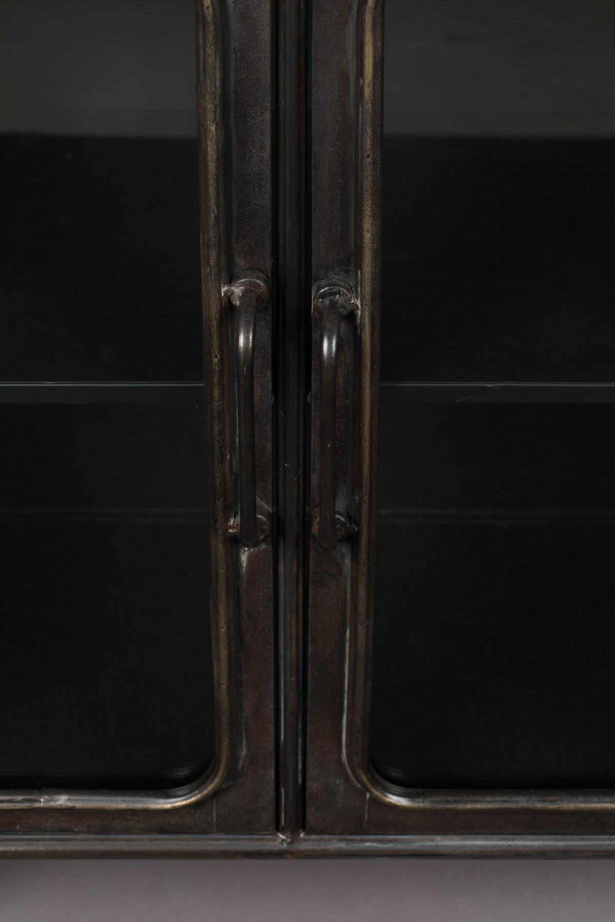 Sideboard Denza in Schwarz präsentiert im Onlineshop von KAQTU Design AG. Sideboard ist von Dutchbone