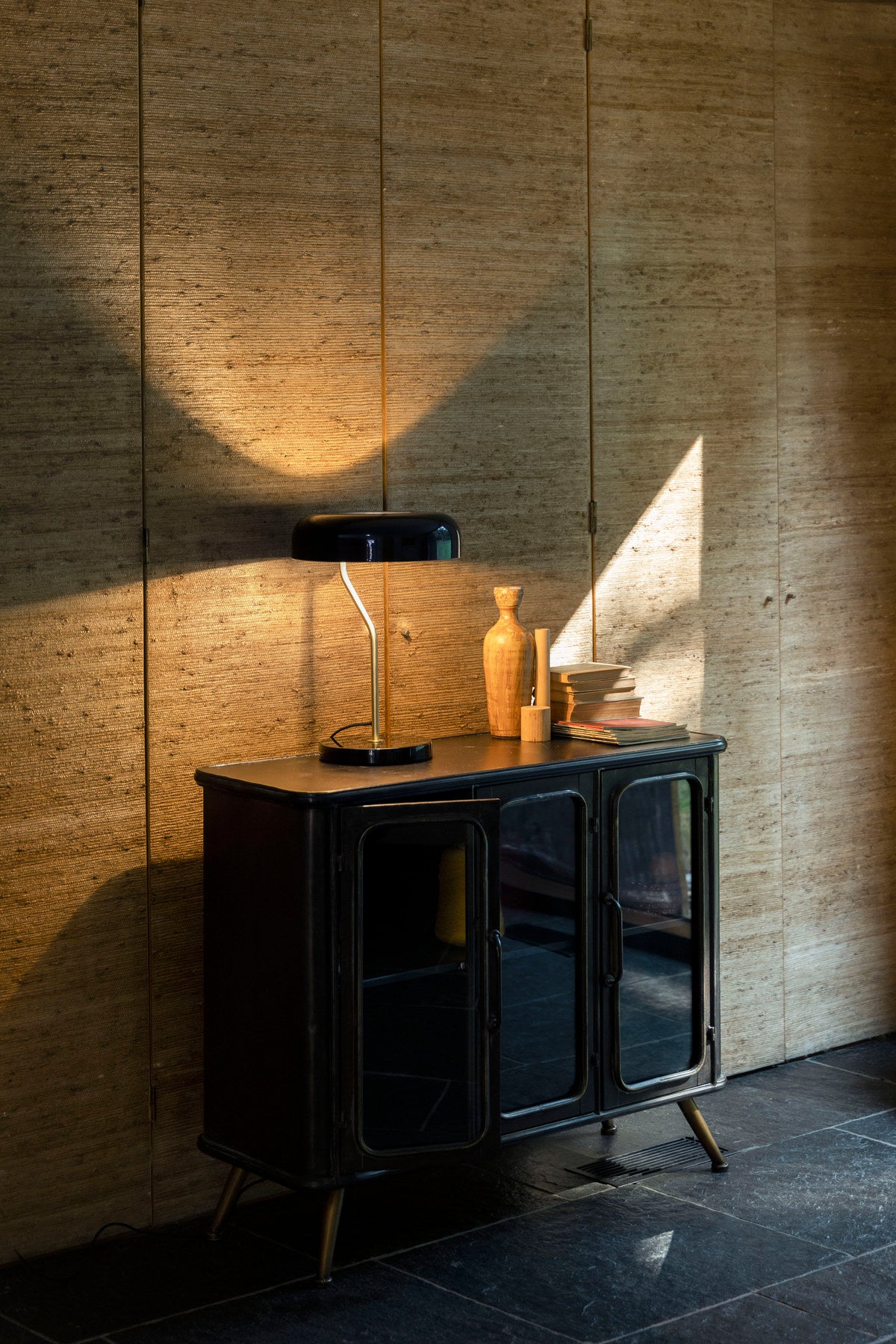 Sideboard Denza in Schwarz präsentiert im Onlineshop von KAQTU Design AG. Sideboard ist von Dutchbone