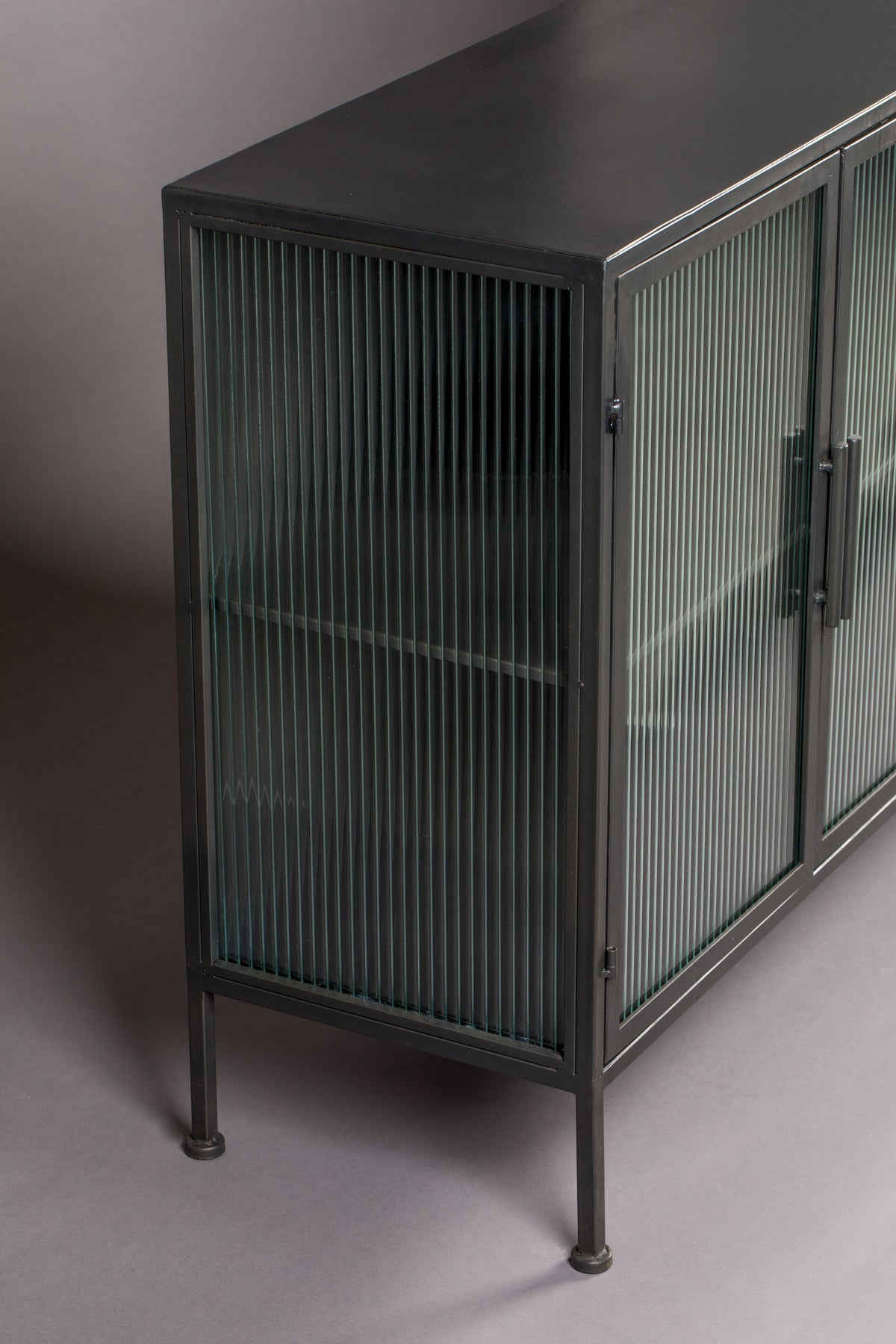 Sideboard Boli in Schwarz präsentiert im Onlineshop von KAQTU Design AG. Sideboard ist von Dutchbone