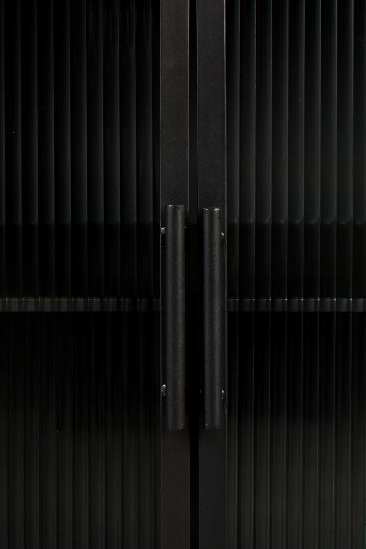 Sideboard Boli in Schwarz präsentiert im Onlineshop von KAQTU Design AG. Sideboard ist von Dutchbone