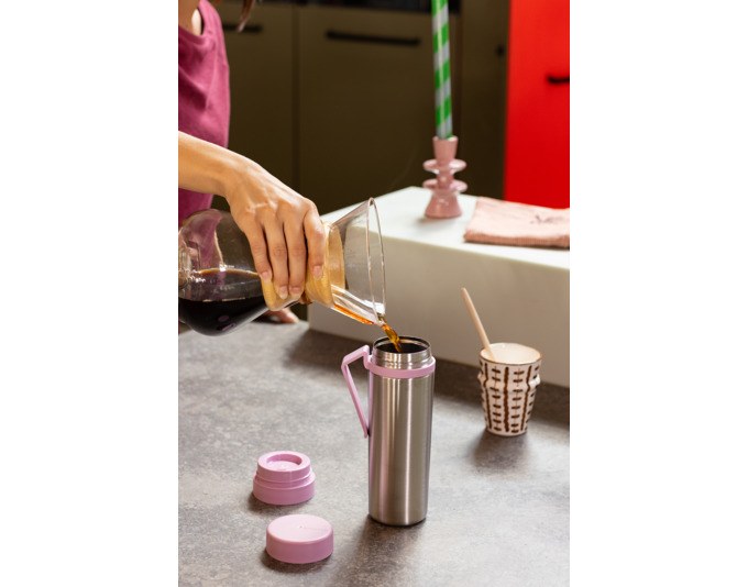 Produktfoto einer Isolierflasche aus Edelstahl in Lilac Pink mit Gürtelclip, Trinköffnung und grosser Einfüllöffnung von BRABANTIA.