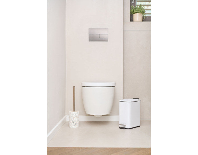 ZELLER Treteimer Soft Close weiss 5 l in Weiss präsentiert im Onlineshop von KAQTU Design AG. Treteimer ist von ZELLER PRESENT