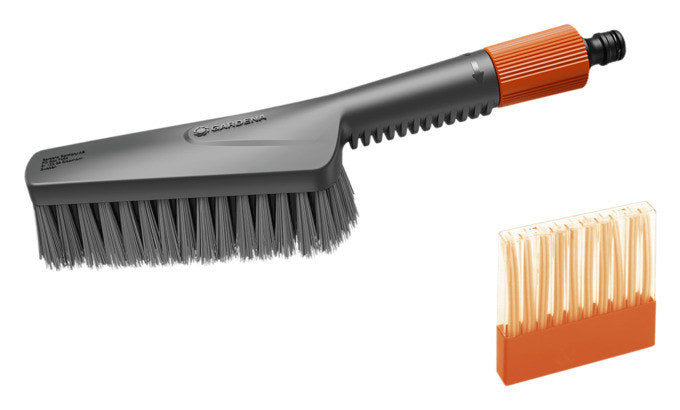 GARDENA Cleansystem Wasch-Set mit Handbürste S soft in Schwarz, Orange präsentiert im Onlineshop von KAQTU Design AG. Bewässerung ist von GARDENA