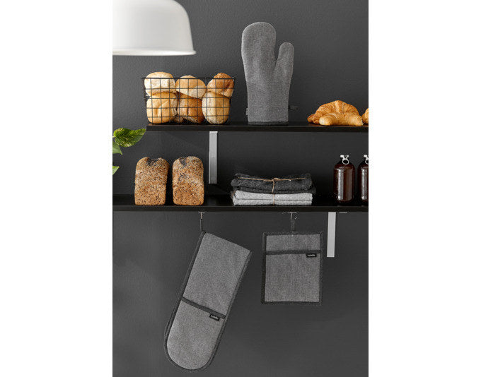 LADELLE Ofenhandschuh Eco Recycled charcoal 18x33 cm 2 Stk. in Charcoal, Grau präsentiert im Onlineshop von KAQTU Design AG. Topflappen ist von LADELLE