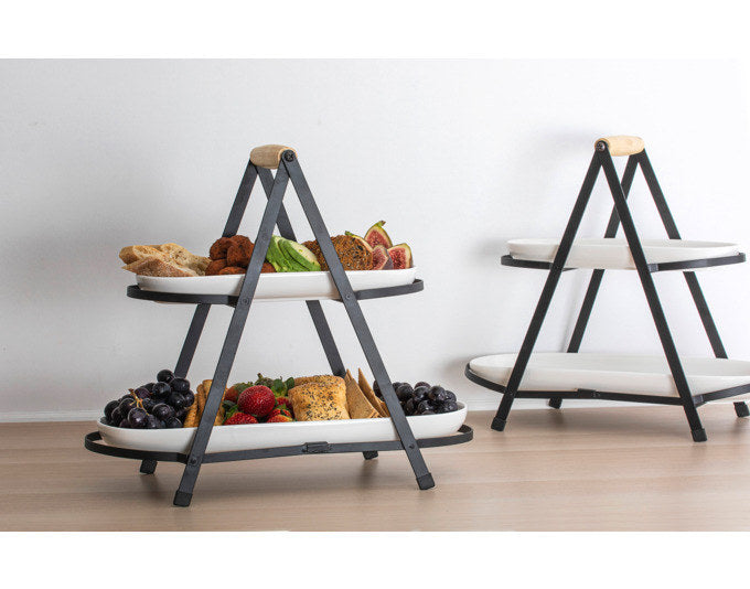 LADELLE Etagere Alto Serve & Share Porzellan 43.2x19.4x37 cm in Weiss, Schwarz, Natur, Braun präsentiert im Onlineshop von KAQTU Design AG. Tortenplatte ist von LADELLE