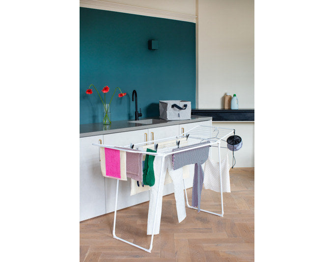 BRABANTIA Wäschetrockner HangOn 18 m white in White, Weiss präsentiert im Onlineshop von KAQTU Design AG. Wäscheständer ist von BRABANTIA