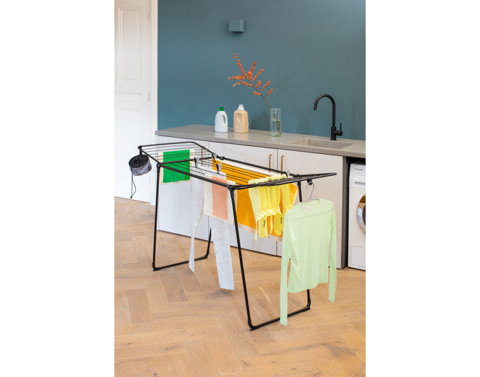 BRABANTIA Wäschetrockner HangOn 18 m black matt in Black, Schwarz präsentiert im Onlineshop von KAQTU Design AG. Wäscheständer ist von BRABANTIA