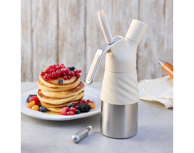 KISAG Whipper Creative 0.5 l weiss in Weiss präsentiert im Onlineshop von KAQTU Design AG. Küchenhelfer ist von KISAG