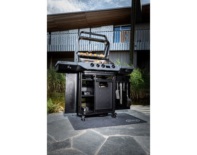 RÖSLE Gasgrill Blazeflame Master 3, 50 mbar in Schwarz präsentiert im Onlineshop von KAQTU Design AG. Gasgrill ist von RÖSLE