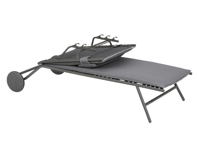 LAFUMA Liege Miami II Becomfort in elegantem Silber, ideal für entspannte Stunden im Freien oder im Garten.