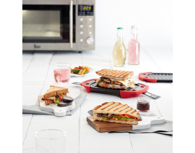 LÉKUÉ Grill für Mikrowelle in Schwarz, Rot präsentiert im Onlineshop von KAQTU Design AG. Küchengerät ist von LEKUE