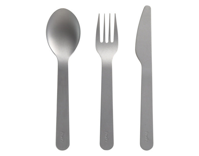 LÉKUÉ Besteckset 3-teilig Basics To Go in präsentiert im Onlineshop von KAQTU Design AG. Besteck ist von LEKUE