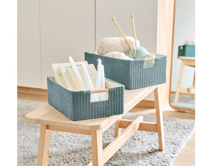 ZELLER Aufbewahrungskorb mit Holzgriffen salbei 34x23.5x13 cm in Salbei, Grün präsentiert im Onlineshop von KAQTU Design AG. Aufbewahrungskisten ist von ZELLER PRESENT