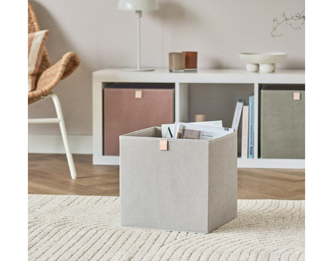 ZELLER Aufbewahrungsbox Vlies grau 32x32x32 cm in Grau präsentiert im Onlineshop von KAQTU Design AG. Aufbewahrungsbehälter ist von ZELLER PRESENT