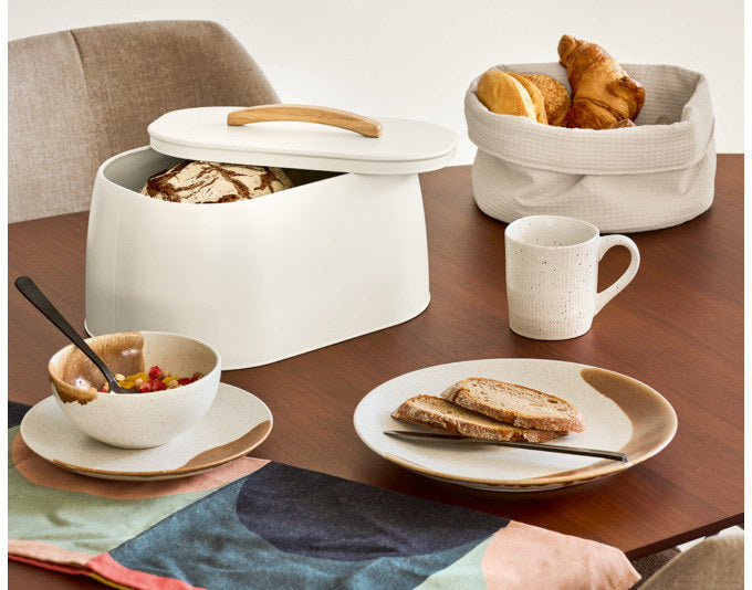 ZELLER Brotkasten Metall Gummibaum creme 33.5x23.5x18.3 cm in Creme, Weiss präsentiert im Onlineshop von KAQTU Design AG. Brotkorb ist von ZELLER PRESENT