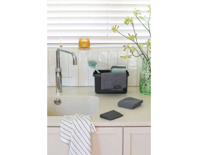 BRABANTIA Spülbecken Reinigungsset SinkSide dark grey 21.5x11.3x13.4 cm in Dark grey, Grau präsentiert im Onlineshop von KAQTU Design AG. Reinigung & Wäsche ist von BRABANTIA