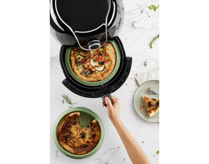 LÉKUÉ Silikonform für Heissluftfritteuse rund grün ø 20 cm in präsentiert im Onlineshop von KAQTU Design AG. Kuchenformen ist von LEKUE