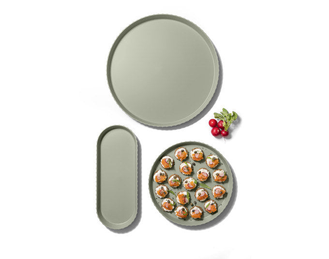 BLIM PLUS Tablett Minerva Gr. M 37.5x15 cm m-forest in Forest, Grün präsentiert im Onlineshop von KAQTU Design AG. Tablett ist von BLIMPLUS