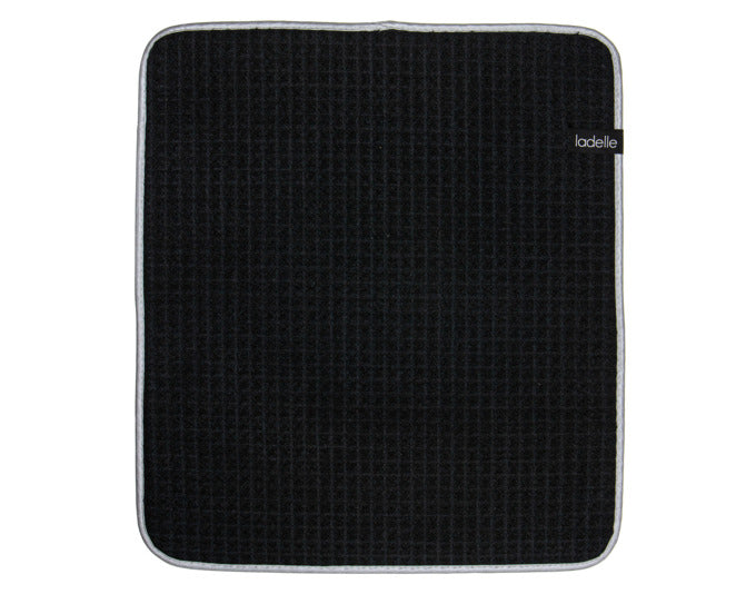 LADELLE Abtropfmatte Mega Waffle 41x45 cm schwarz in präsentiert im Onlineshop von KAQTU Design AG. Abwasch ist von LADELLE