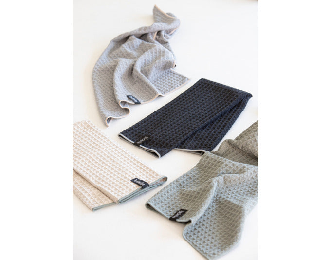 LADELLE Abtropfmatte Mega Waffle 41x45 cm schwarz in präsentiert im Onlineshop von KAQTU Design AG. Abwasch ist von LADELLE