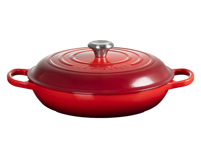 LE CREUSET Gourmet-Profitopf Signature kirschrot ø 30 cm 3.5 l in präsentiert im Onlineshop von KAQTU Design AG. Topf ist von LE CREUSET