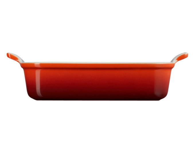 LE CREUSET Auflaufform Tradition kirschrot 26x19 cm 2.4 l in präsentiert im Onlineshop von KAQTU Design AG. Backform / Backblech ist von LE CREUSET