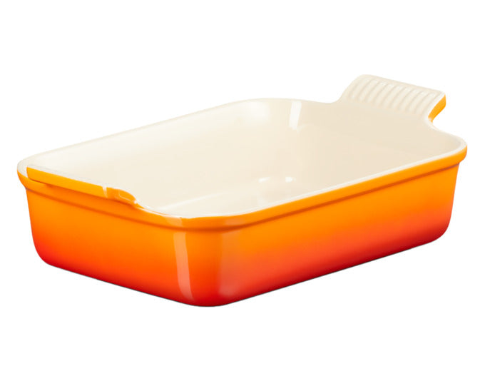 LE CREUSET Auflaufform Tradition ofenrot 26x19 cm 2.4 l in präsentiert im Onlineshop von KAQTU Design AG. Backform / Backblech ist von LE CREUSET