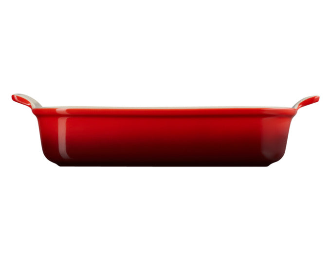 LE CREUSET Auflaufform Tradition kirschrot 32x24 cm 3.85 l in präsentiert im Onlineshop von KAQTU Design AG. Backform / Backblech ist von LE CREUSET