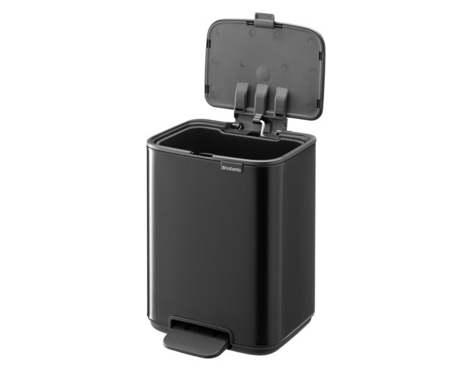 BRABANTIA Treteimer Bo matt black 4 l in präsentiert im Onlineshop von KAQTU Design AG. Mülleimer ist von BRABANTIA