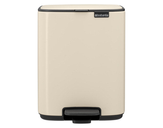 BRABANTIA Treteimer Bo soft beige 7 l in Soft beige, Weiss präsentiert im Onlineshop von KAQTU Design AG. Treteimer ist von BRABANTIA