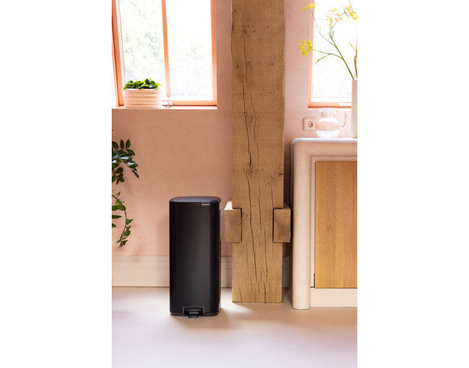 BRABANTIA Treteimer Bo matt black 30 l in Matt black, Schwarz präsentiert im Onlineshop von KAQTU Design AG. Treteimer ist von BRABANTIA
