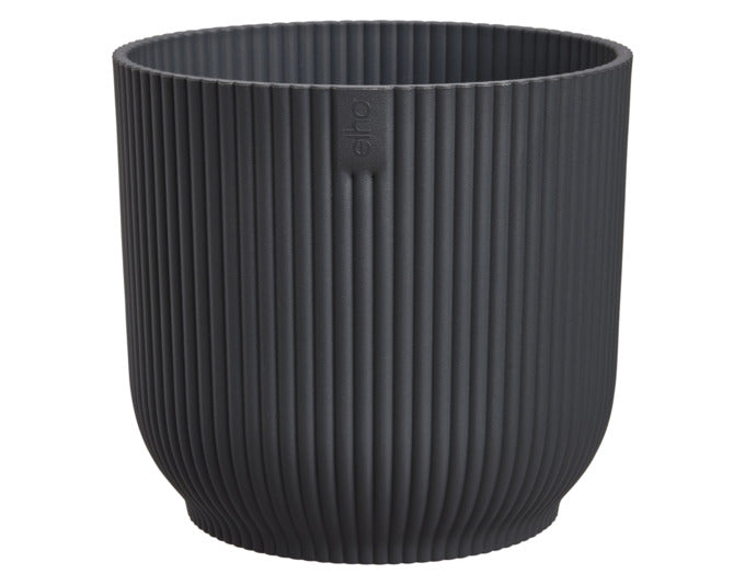 ELHO Pflanzengefäss Vibes fold ø 14 cm anthrazit in präsentiert im Onlineshop von KAQTU Design AG. Blumentopf ist von ELHO