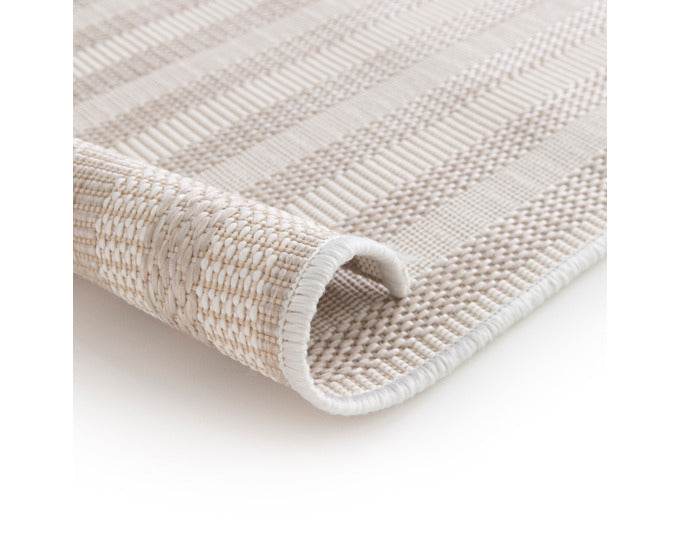 Beiger LAFUMA Aussenteppich Arche aus recyceltem PET, 160x230 cm, ideal für den Außenbereich, stilvolles Design für Terrasse und Garten.
