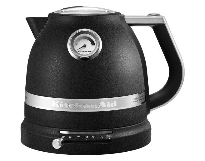 KITCHENAID Wasserkocher 5KEK1522 1.5 l eisenschwarz in Eisenschwarz, Schwarz präsentiert im Onlineshop von KAQTU Design AG. Wasserkocher ist von KITCHEN AID