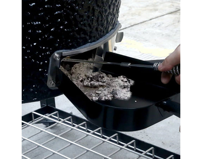 THE BASTARD Kohle-/Ascheschieber Chrom in präsentiert im Onlineshop von KAQTU Design AG. Grillzubehör ist von THE BASTARD