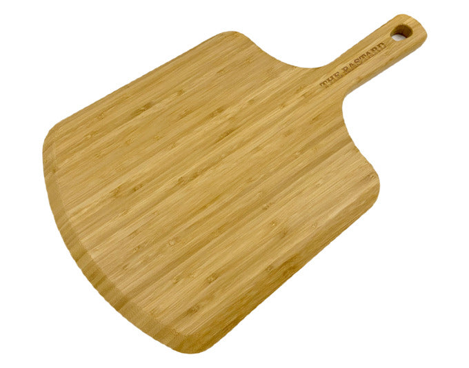 THE BASTARD Pizzabrett Holz in präsentiert im Onlineshop von KAQTU Design AG. Schneidbrett ist von THE BASTARD