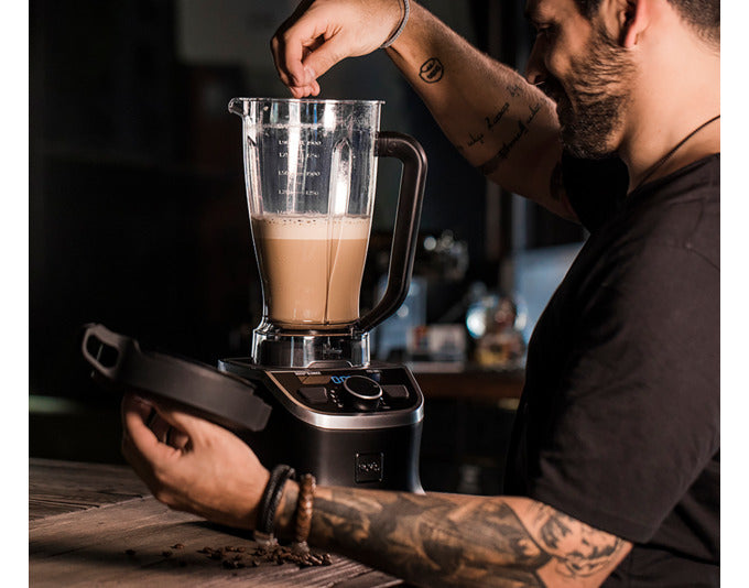 NOVIS Blender Iconic Line ProBlender 880L schwarz matt in präsentiert im Onlineshop von KAQTU Design AG. Küchengerät ist von NOVIS