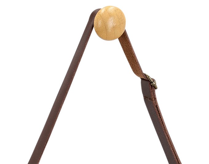 Runder Wandspiegel mit Rahmen aus naturfarbenem Bambus, Durchmesser 38 cm, Stärke 1.5 cm, montiert an einer Wand.